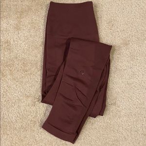 Lululemon maroon leggings some in tight in wineberry